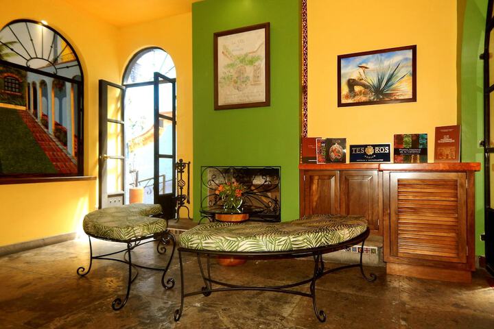 Guest Lobby