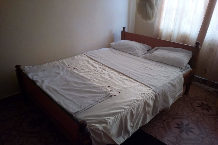 Room 4 of 14