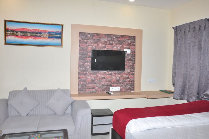 Room 15 of 26