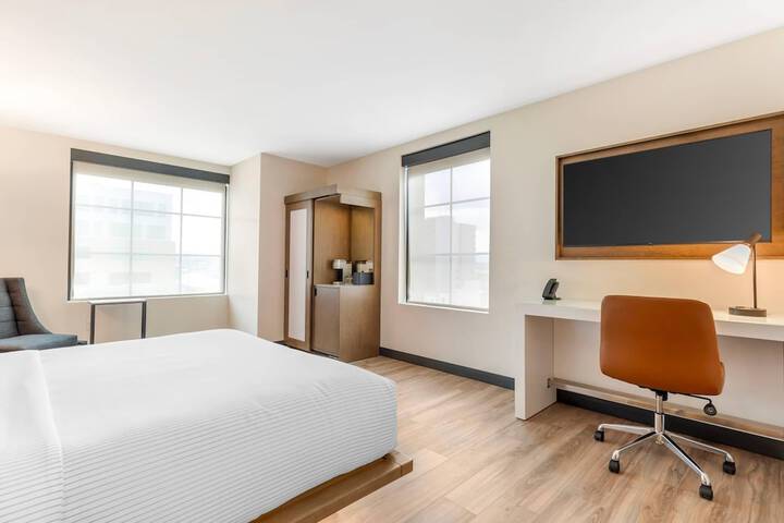 Room 21 of 82