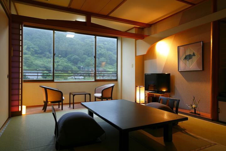 Room 7 of 39