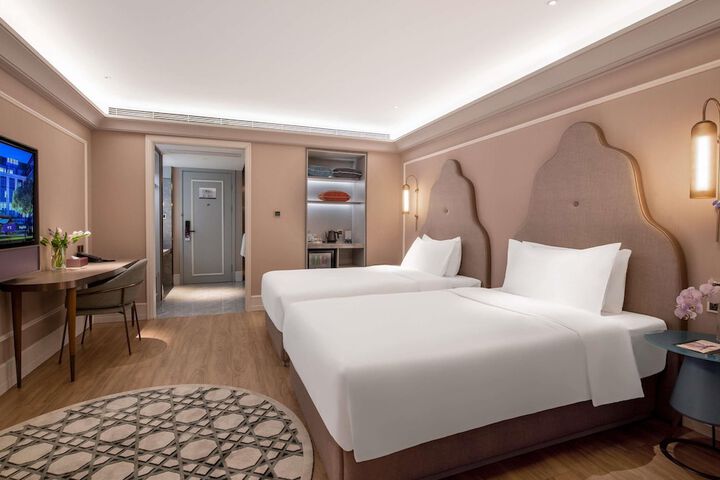 Room 44 of 87