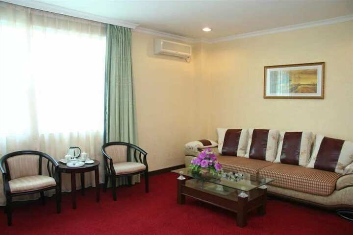 Room 16 of 28