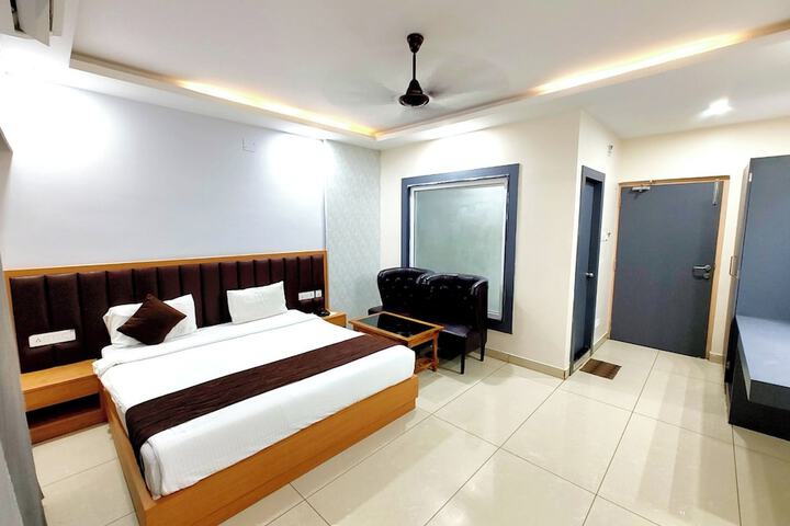 Room 13 of 27
