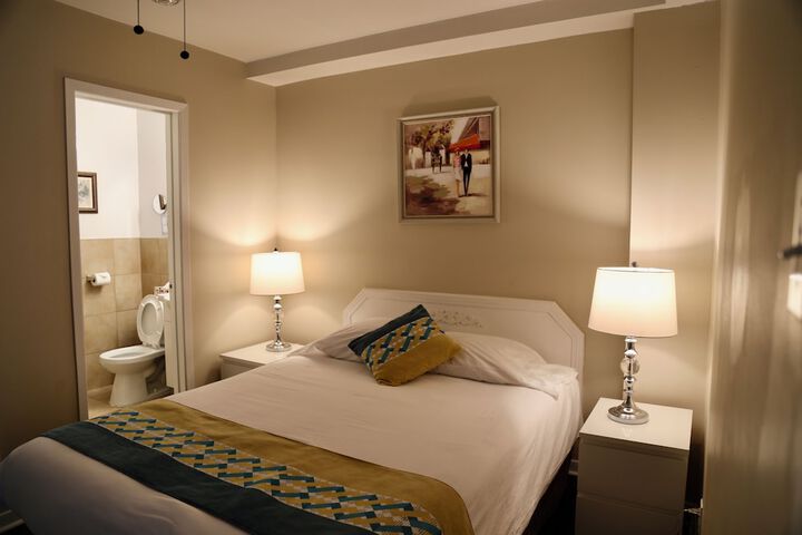 Room 7 of 20