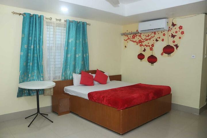 Room 10 of 34
