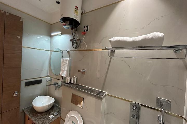 Room 10 of 10