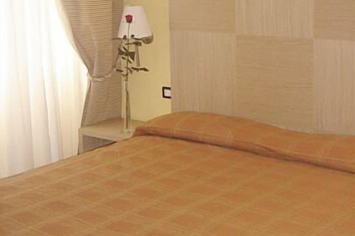 Room 25 of 93
