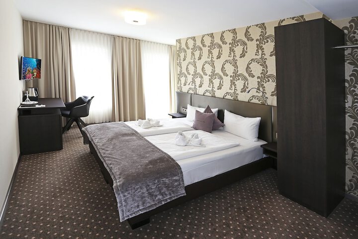 Room 7 of 30