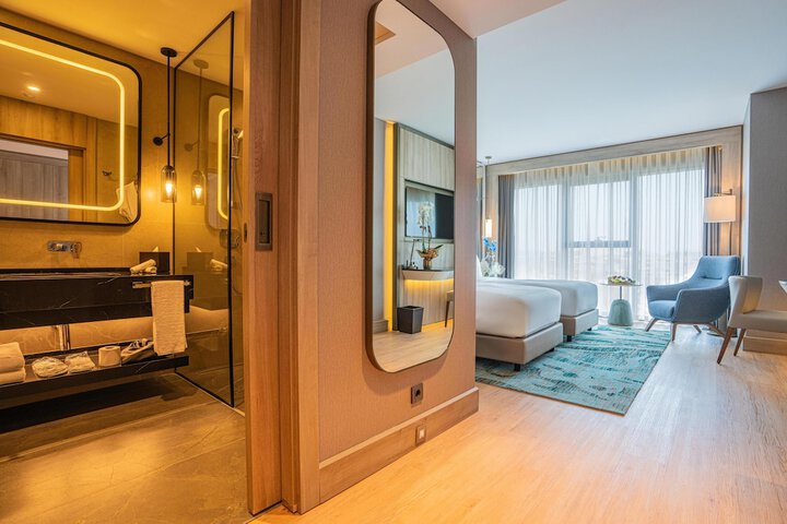 Room 27 of 85