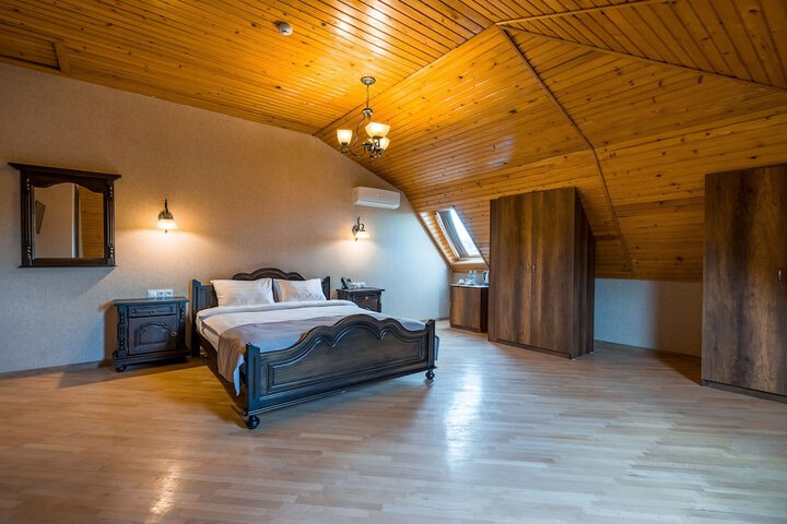 Room 28 of 86
