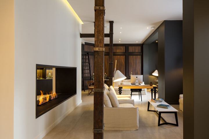 Entrance & Lobby