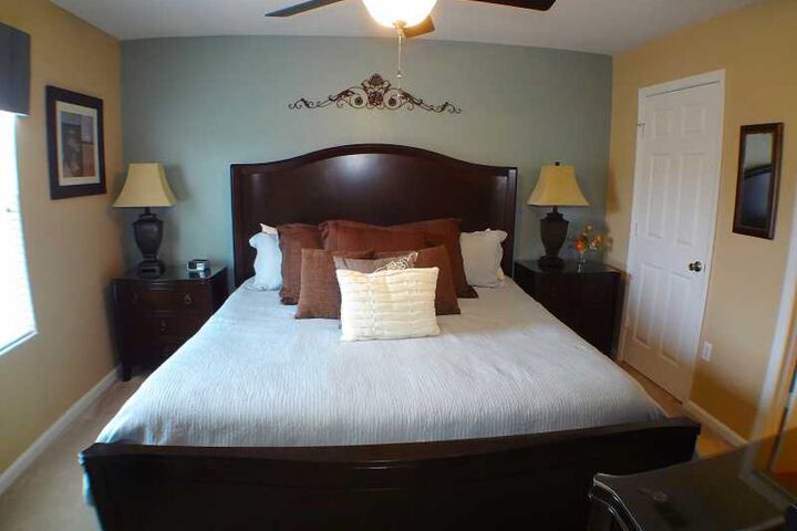 Room 32 of 87