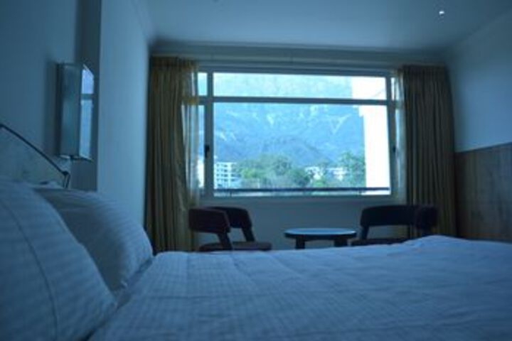 Room 27 of 41