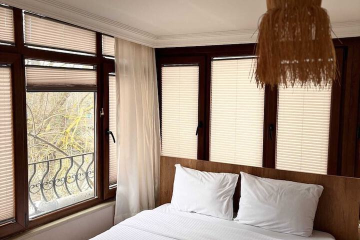 Room 10 of 49