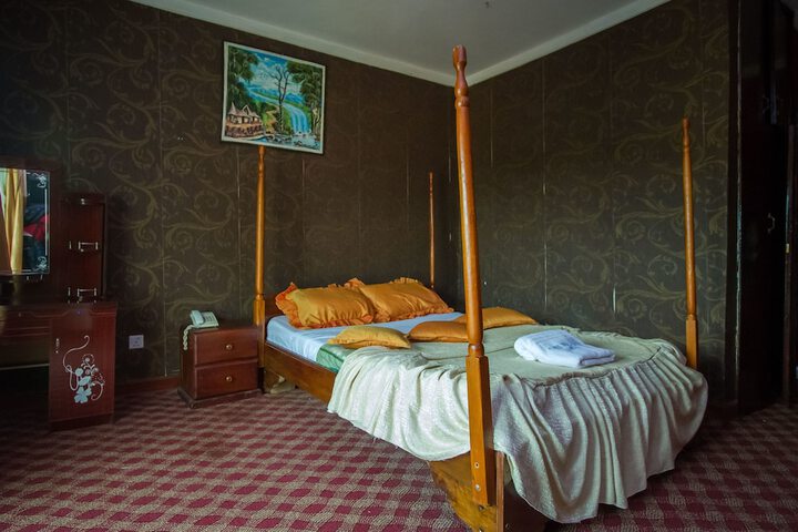 Room 12 of 35