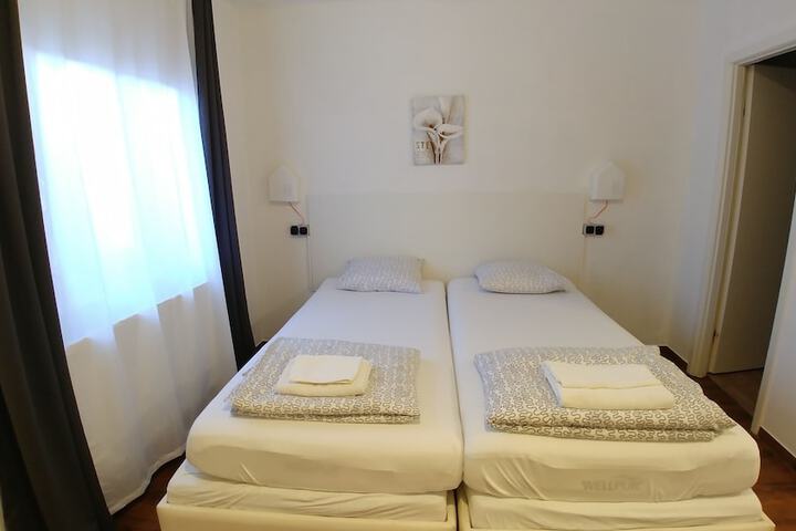 Room 5 of 14