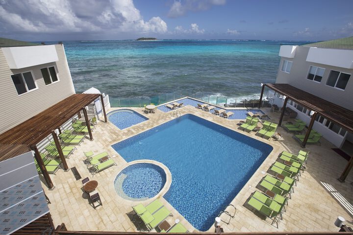 Pool Hotel