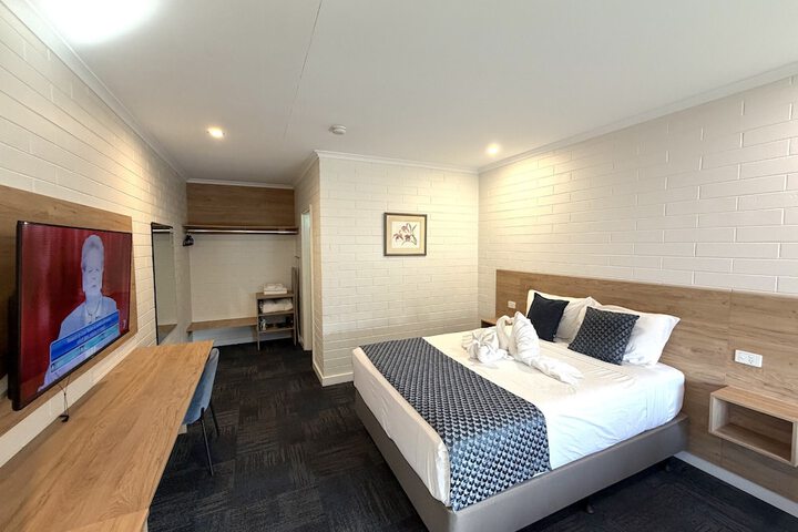 Room 10 of 24