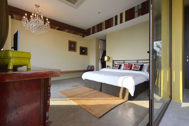 Room 6 of 68
