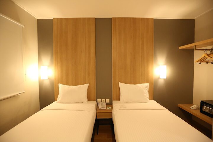 Room 15 of 66