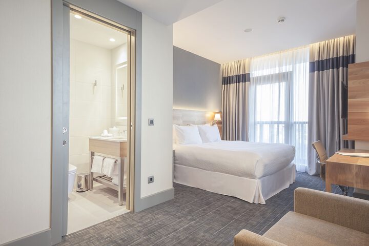 Room 9 of 21