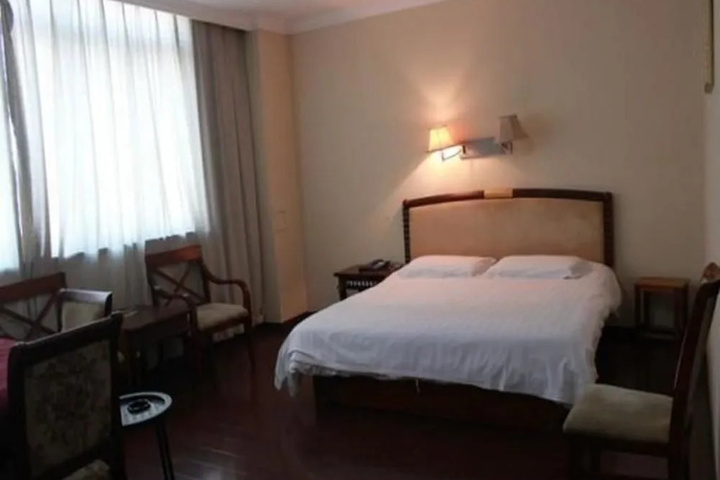 Room 1 of 4