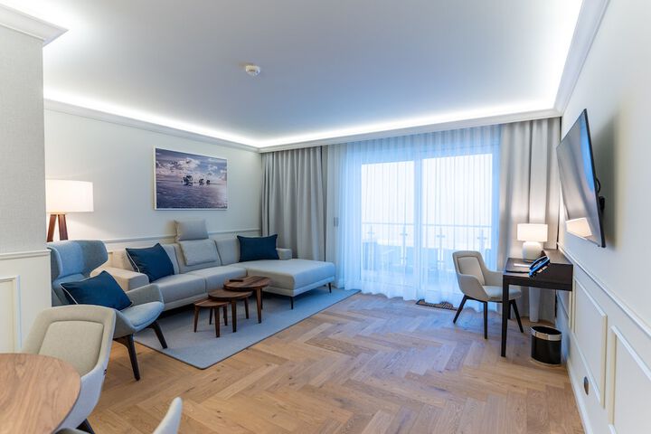 Room 34 of 122