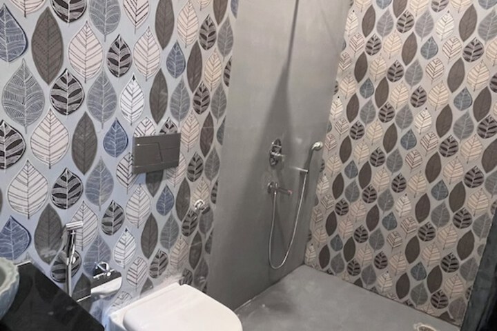 Room 70 of 82