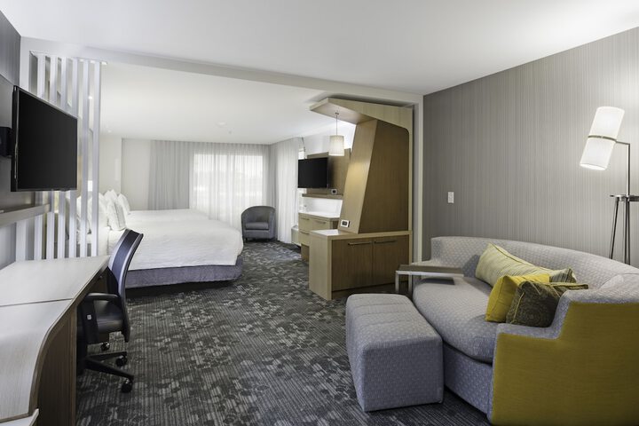 Room 6 of 34