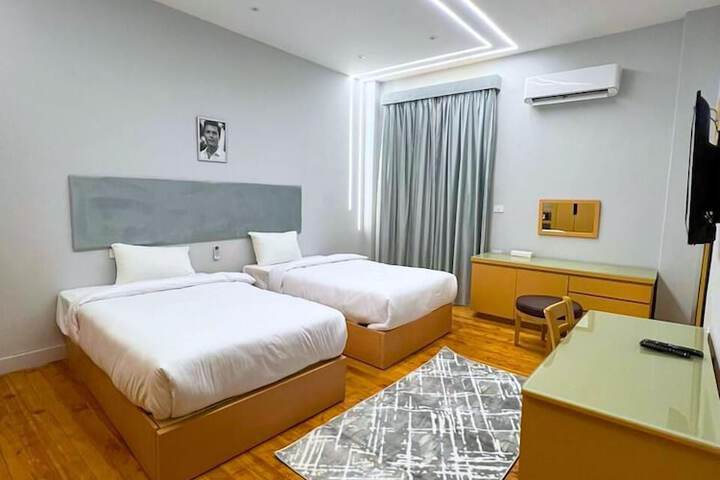Room 19 of 39