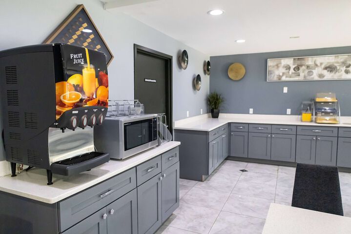 Breakfast/Coffee Service 37 of 51