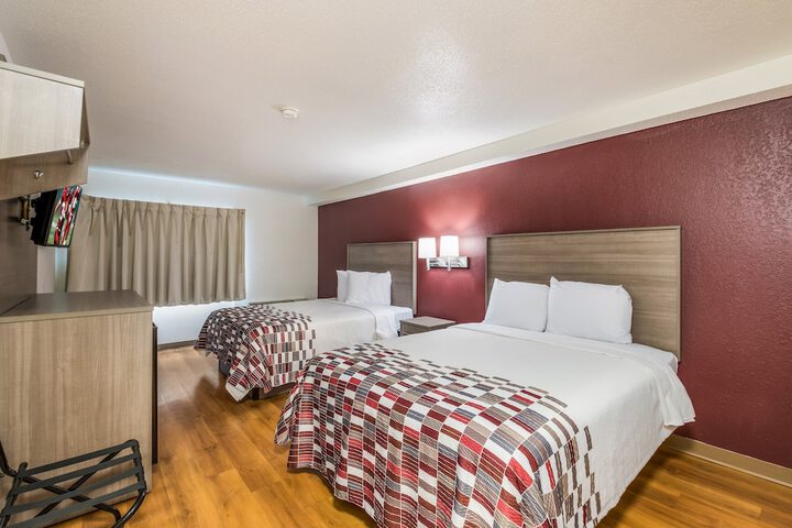 1 Queen Bed (5 of 14)