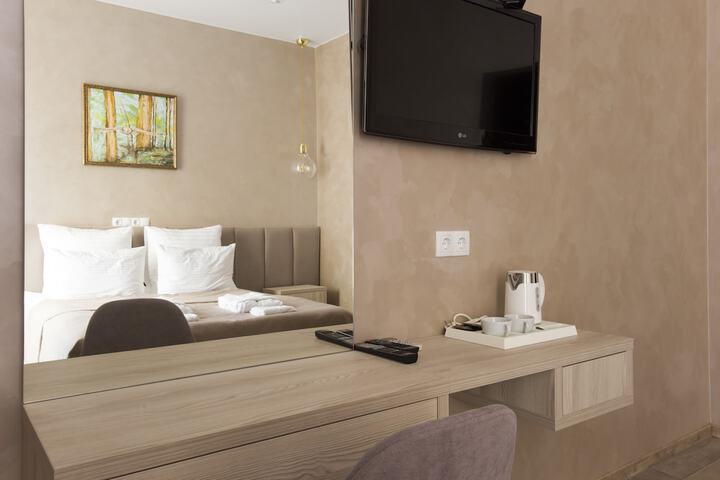 Room 28 of 67