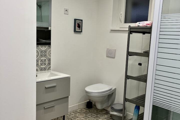Room 12 of 63