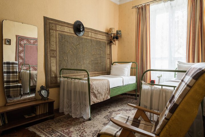 Room 6 of 48