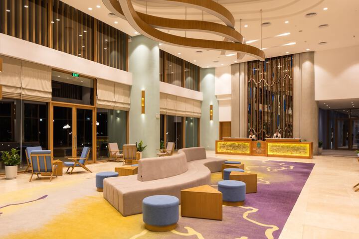 Hotel Interior 4 of 86