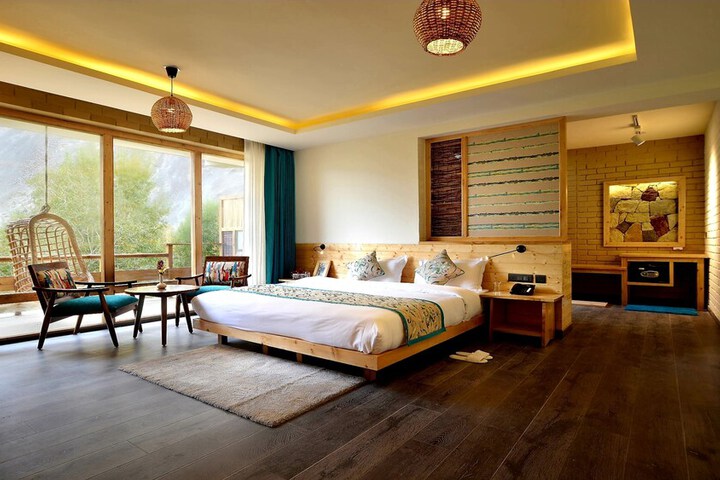 Room 4 of 50