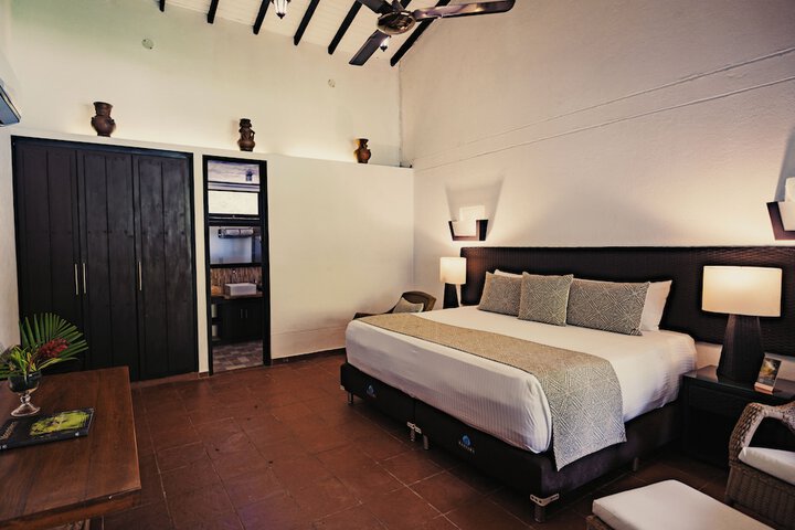 Room 1 of 44