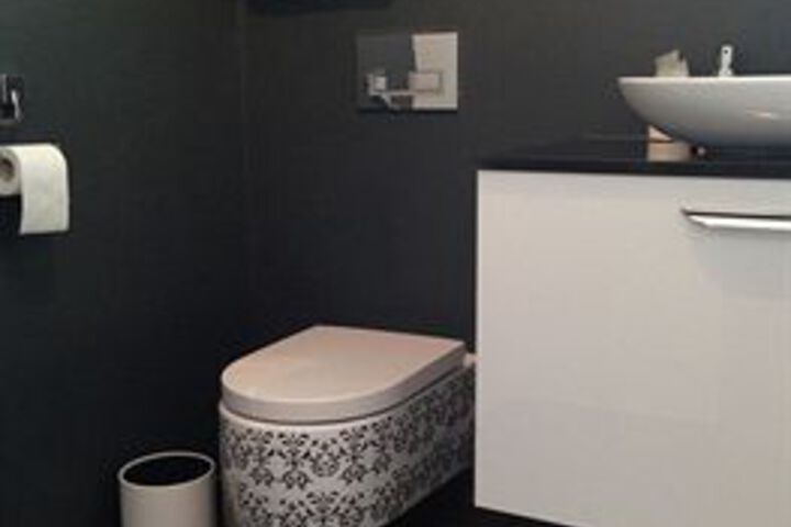 Room 2 of 48