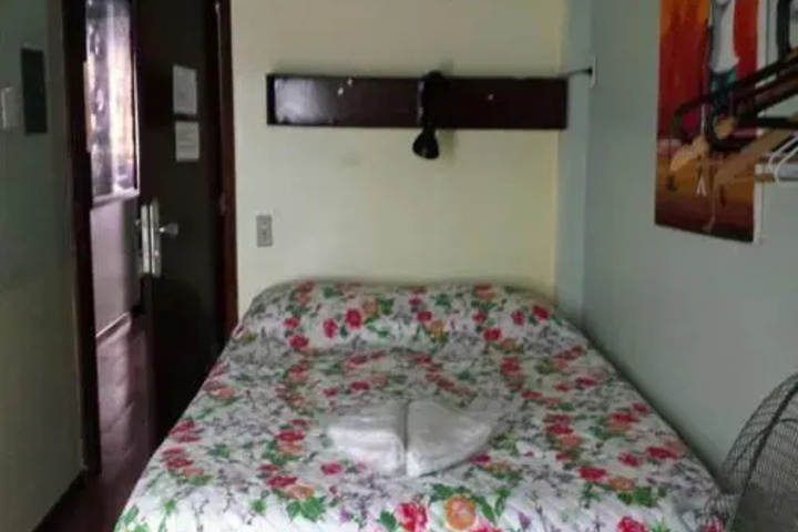 Room 2 of 11