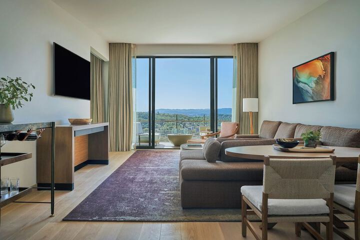 Room 43 of 122