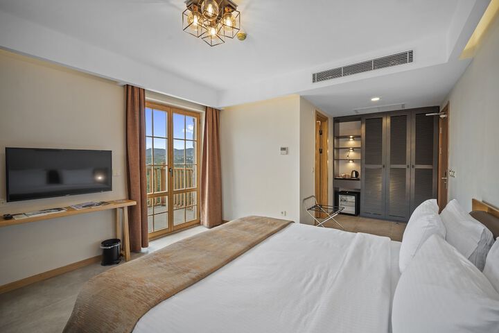 Room 6 of 39