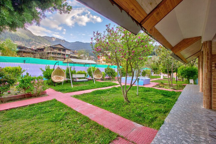Hotel Exterior 46 of 67