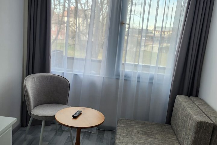 Room 5 of 38