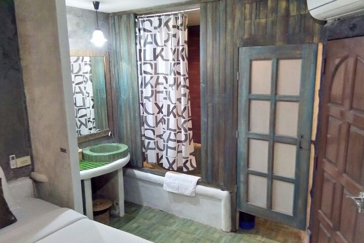 Room 76 of 104