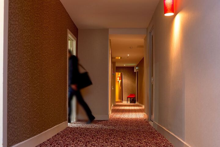Ballroom/Hall 36 of 46