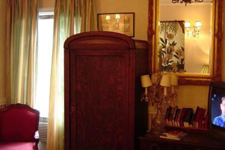 Room 11 of 44