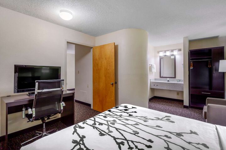 Room 18 of 37