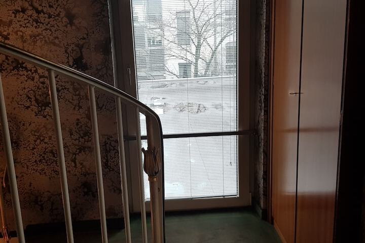 Room 7 of 72